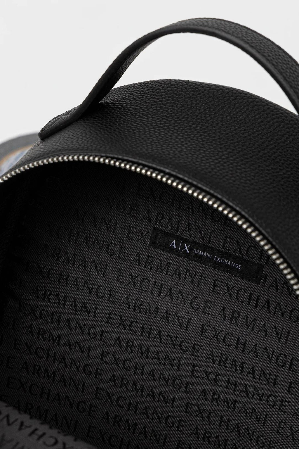 XW000924 AF13676/UC001 ARMANI EXCHANGE