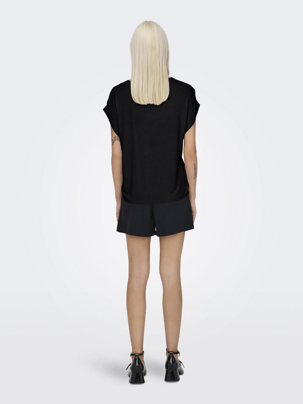 15303413/Black ONLY