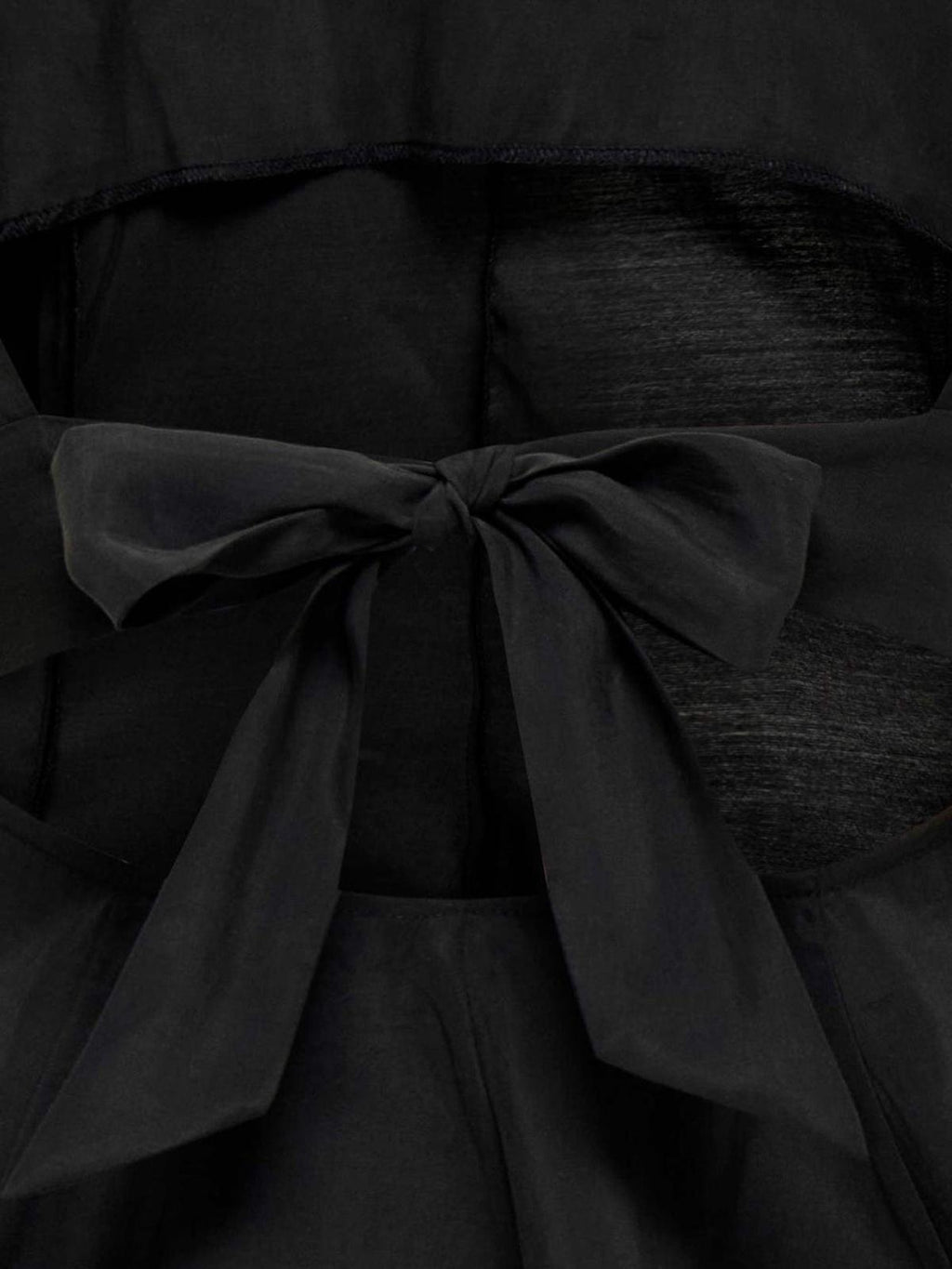 15370301/Black ONLY