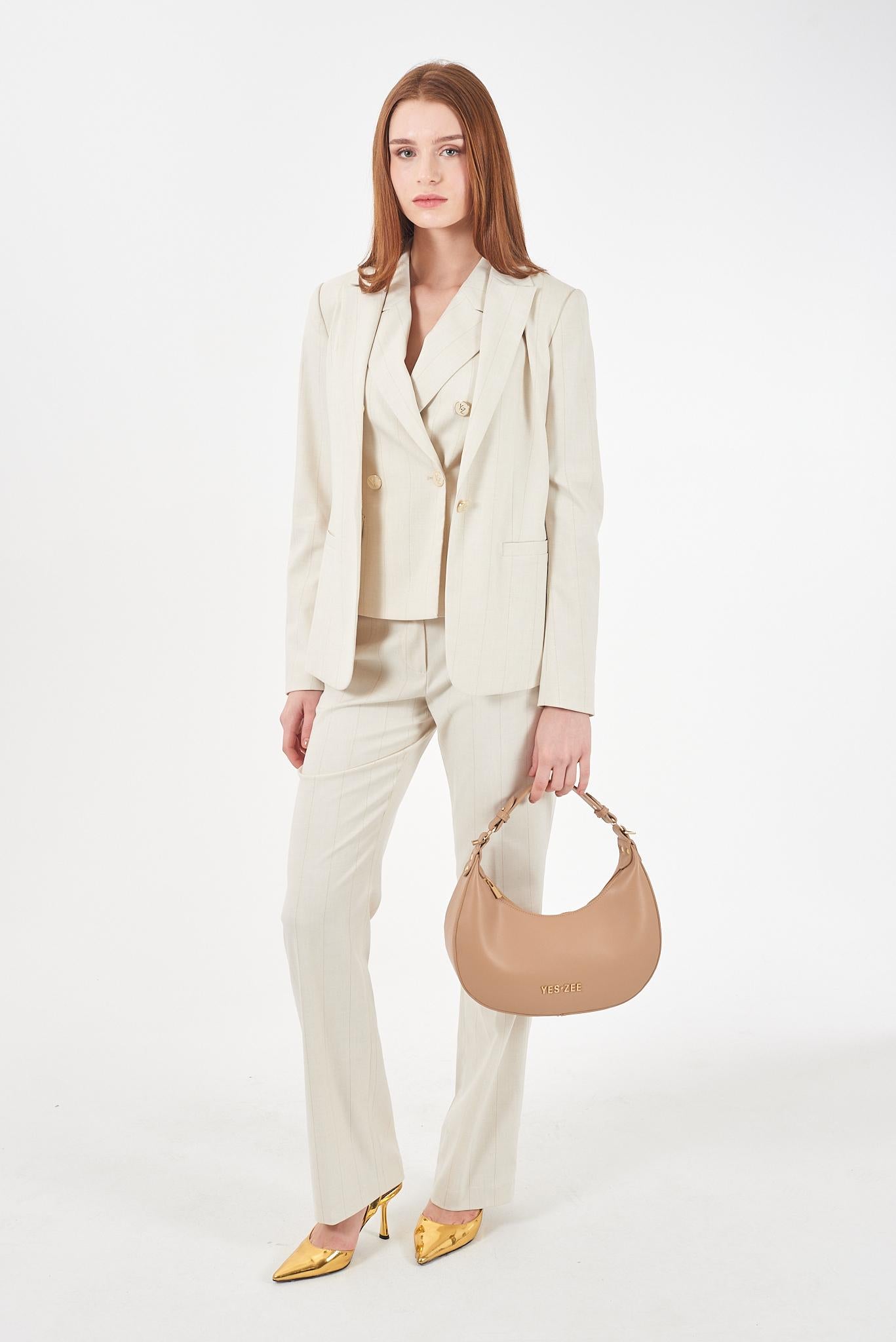 W003 AA00/0268 YES ZEE