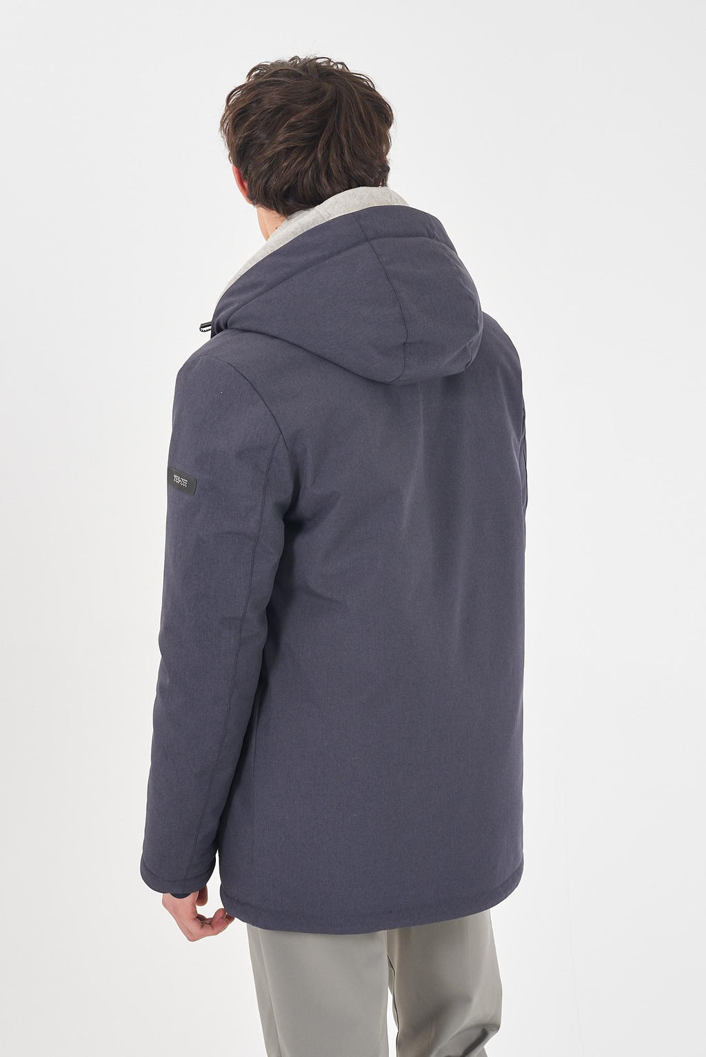 O832 B600/0710 YES ZEE