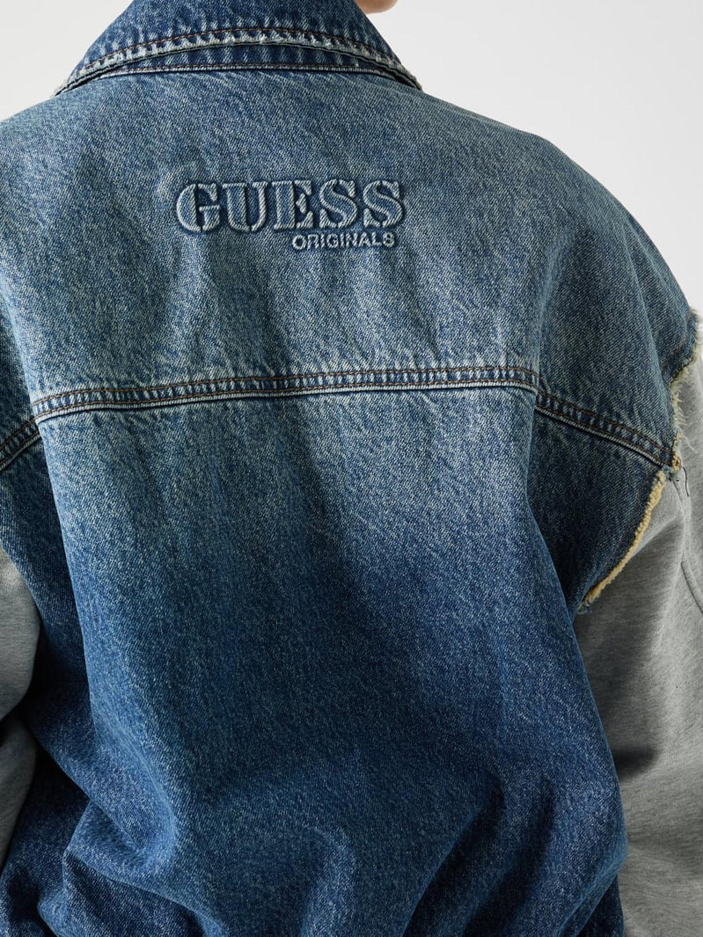 W6RN63D4XYZ/GSMA GUESS