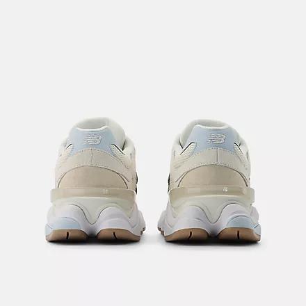 New Balance SNEAKERS 9060 IN PELLE E TESSUTO MULTICOLOR 