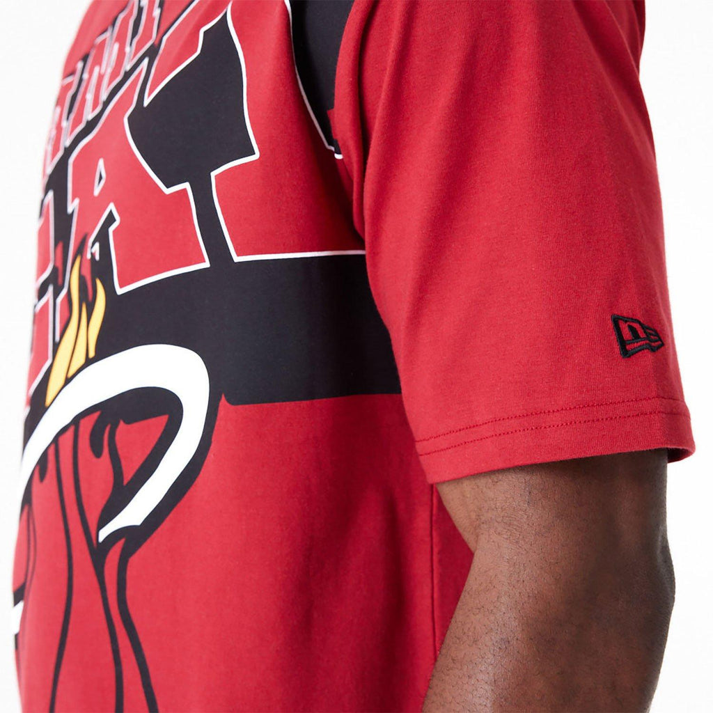 NBA LARGE WRDMRK OS TEE MIAHEA  PNRBLK 