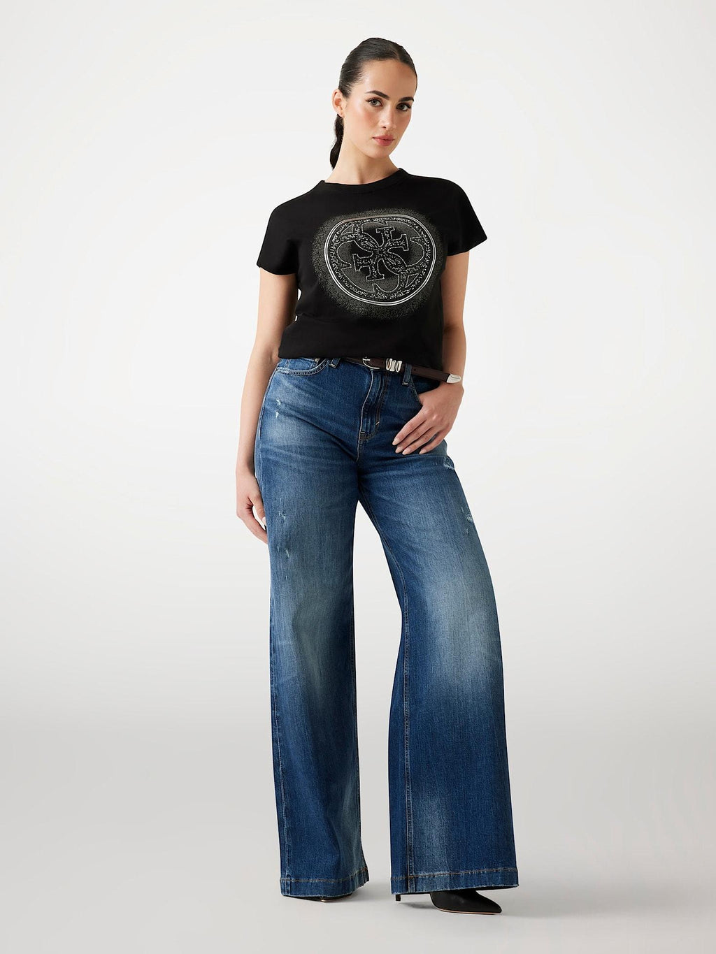 W5YI14I3Z14/JBLK GUESS