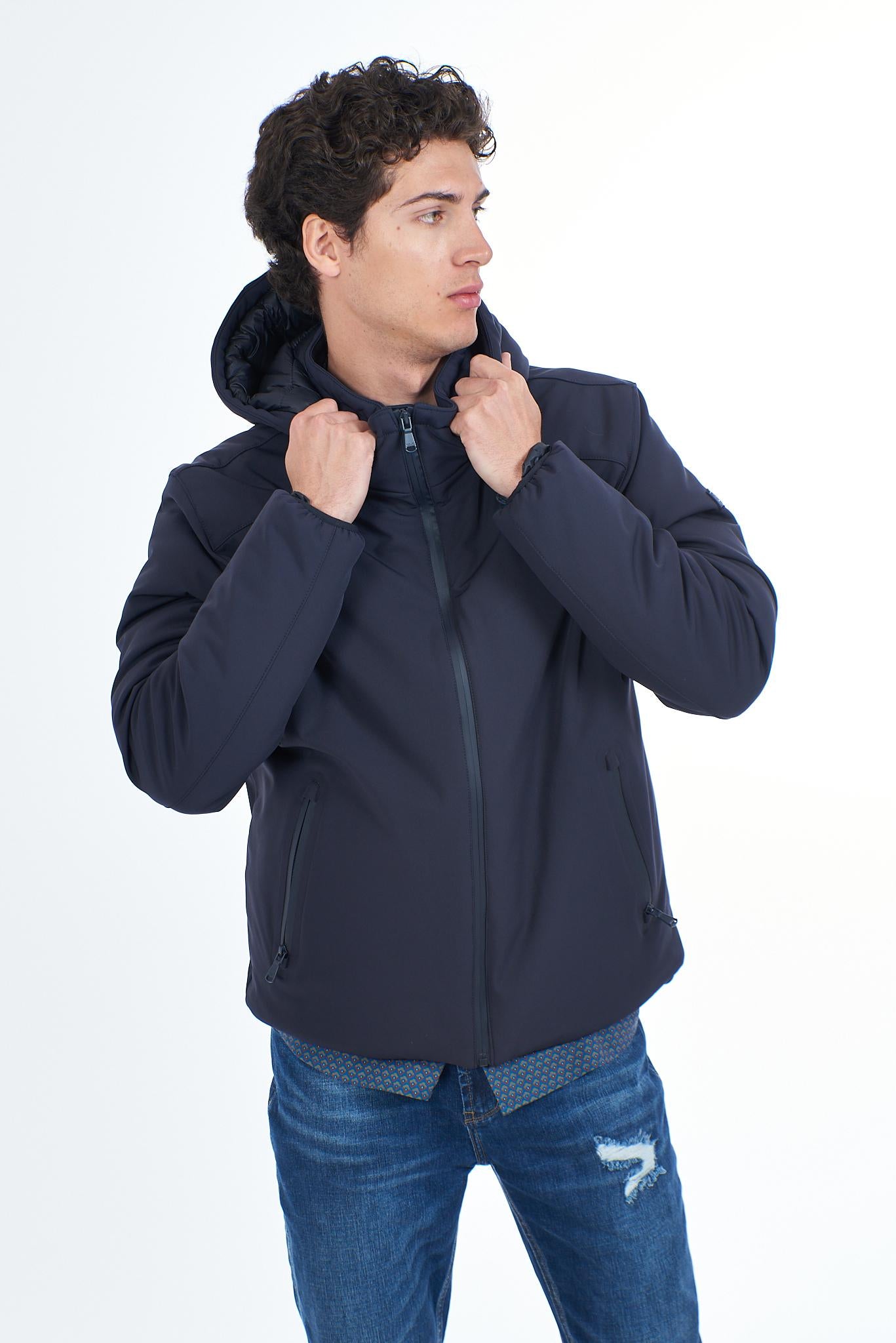 J834 NM00/0710 YES ZEE