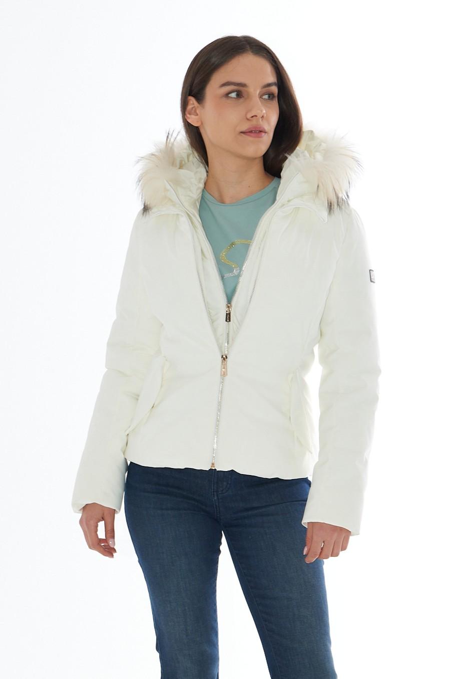 J051 Q200/0157 YES ZEE