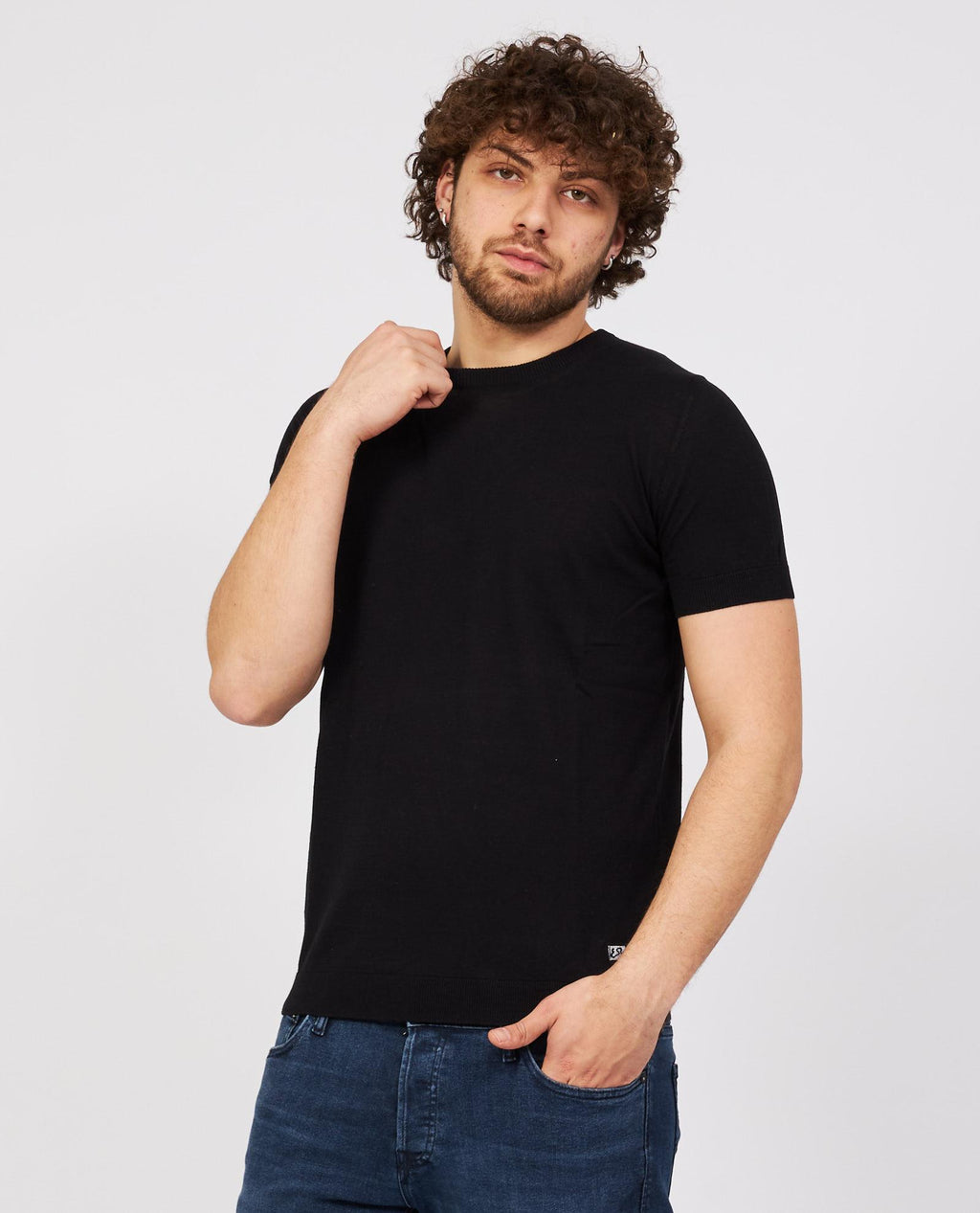 M715 DH00/0801 YES ZEE