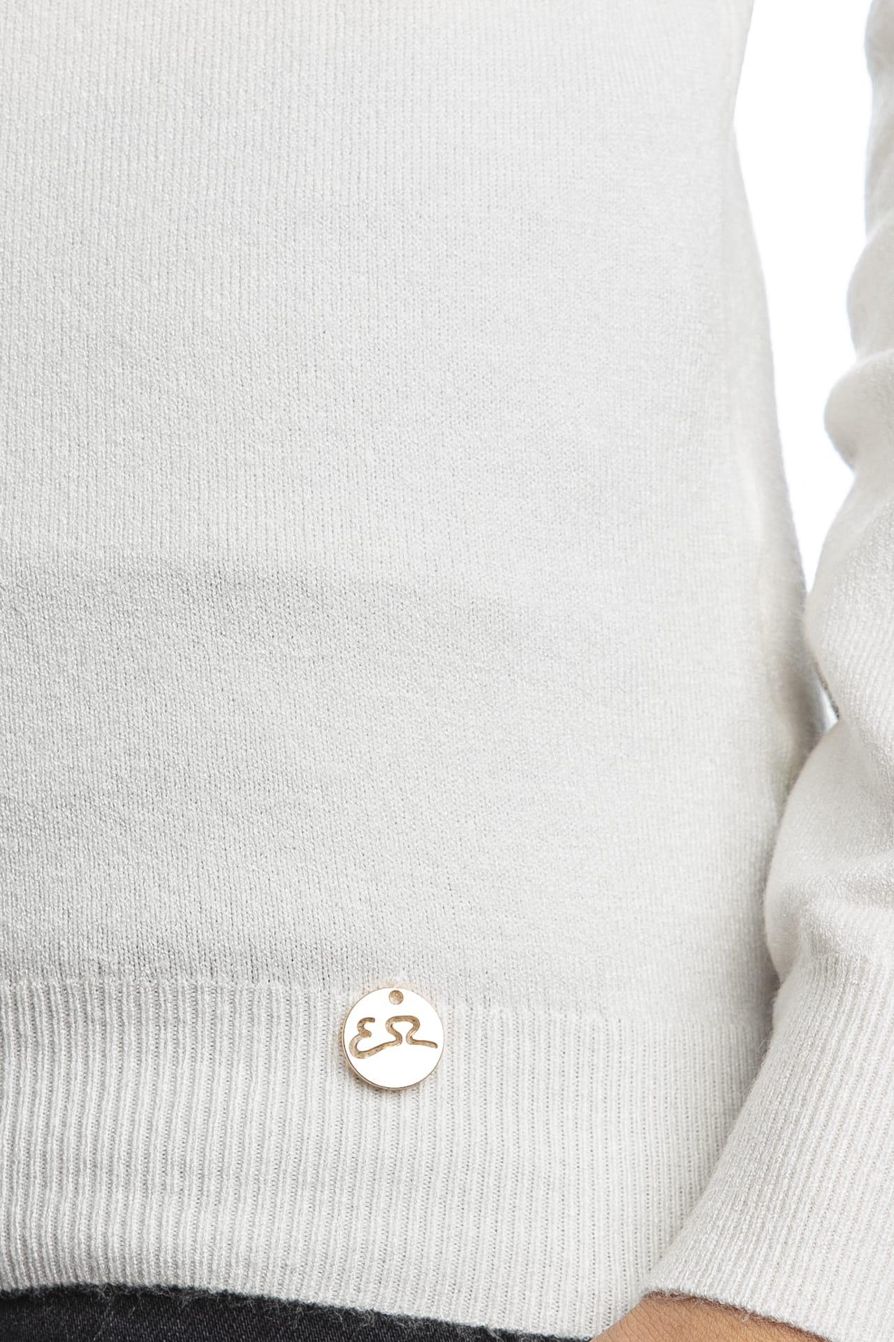 M053 RU00/0157 YES ZEE