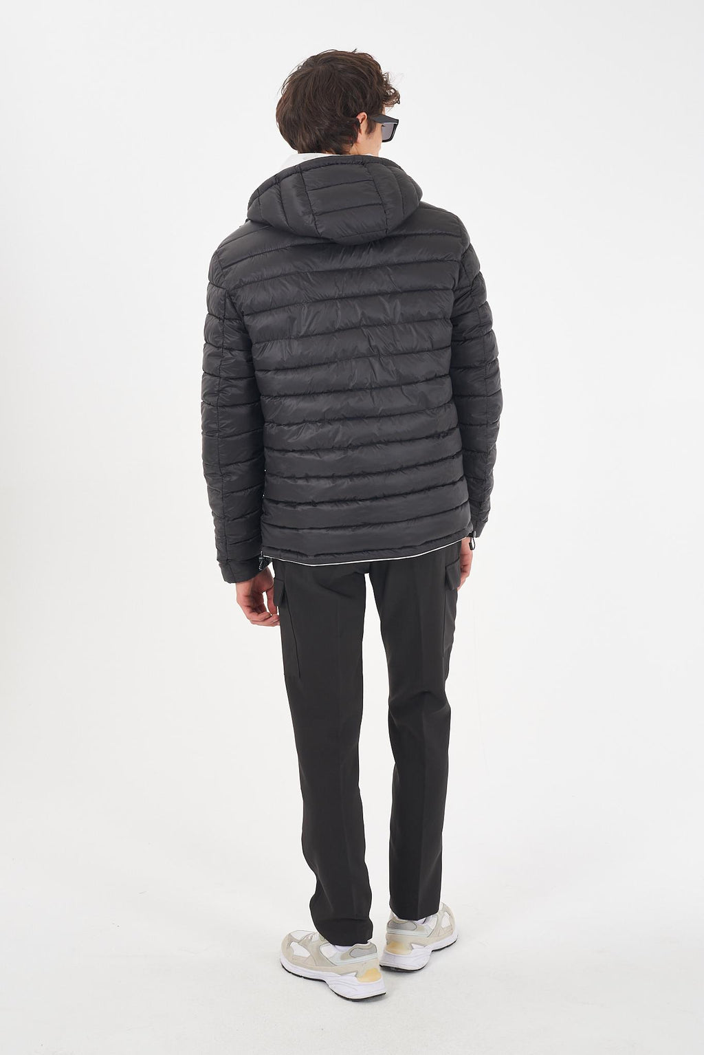 J824 B500/0124 YES ZEE