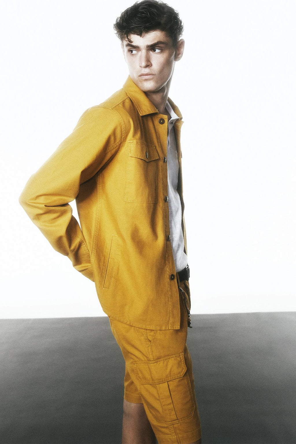 P742 PH00/0973 YES ZEE