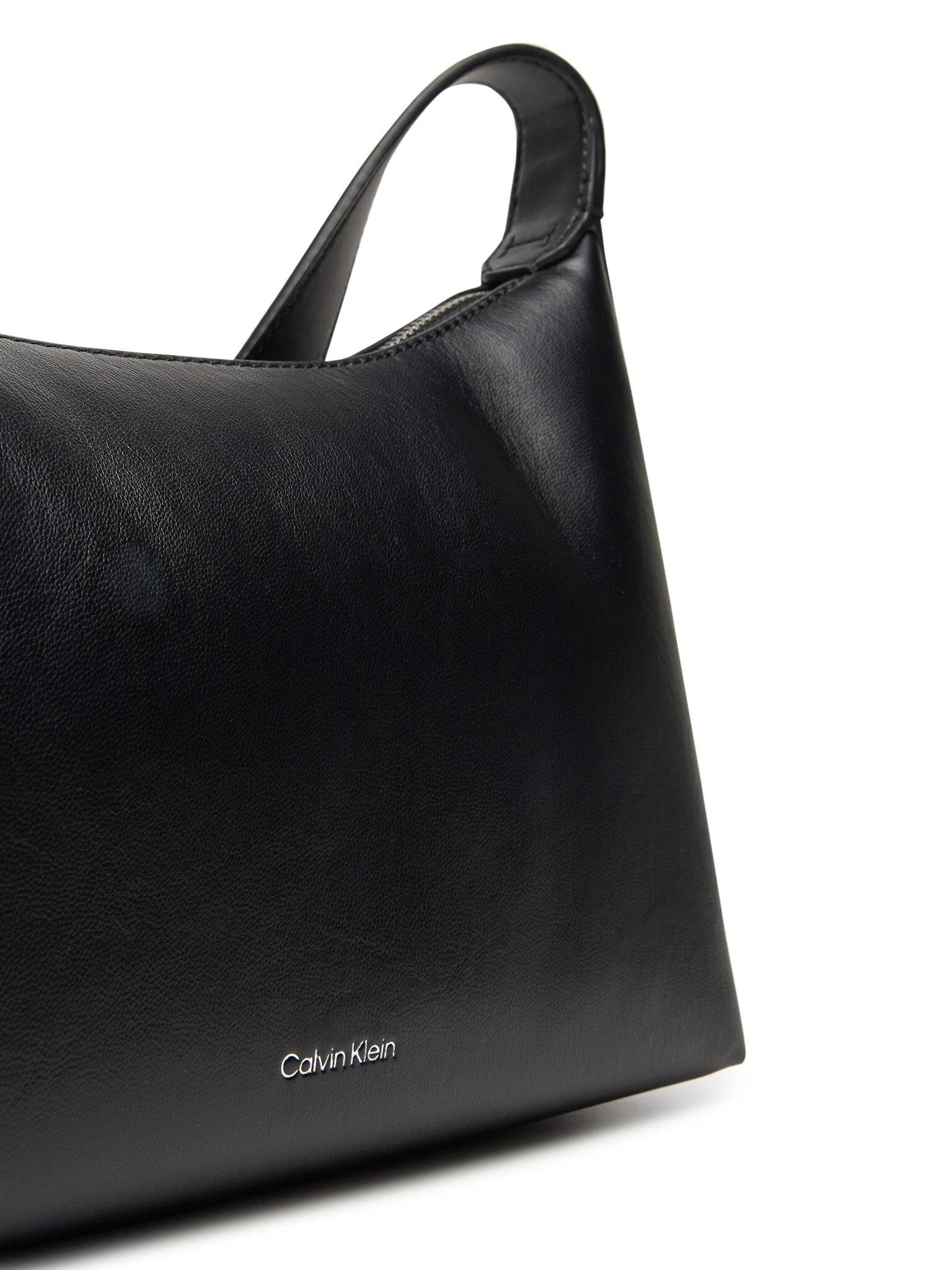 HARDWARE STRAP MEDIUM CROSSBODY K60K613028/BEH CALVIN KLEIN