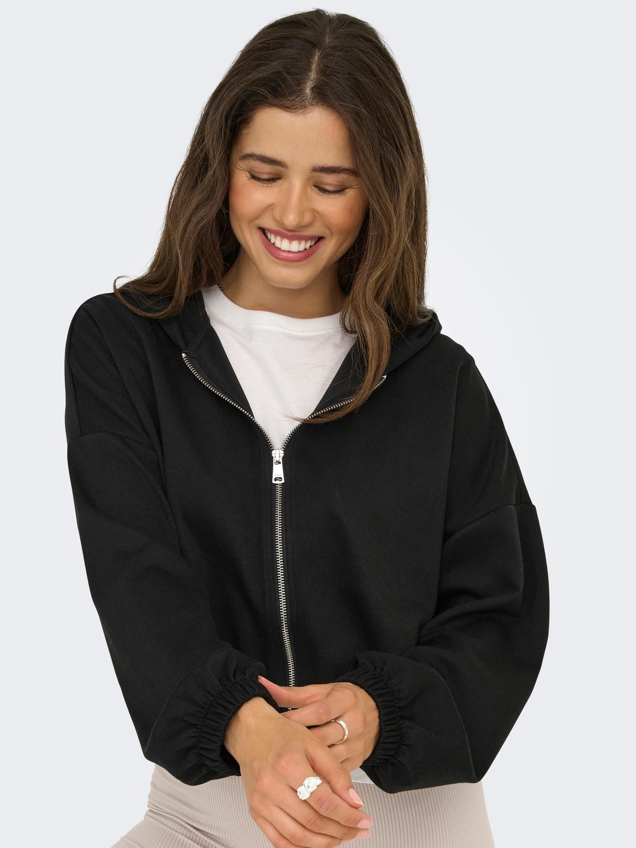 15346449/Black ONLY