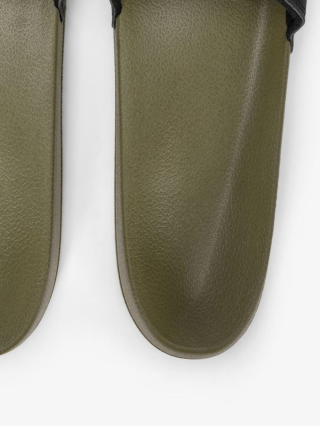 BEACH SLIPPERS 