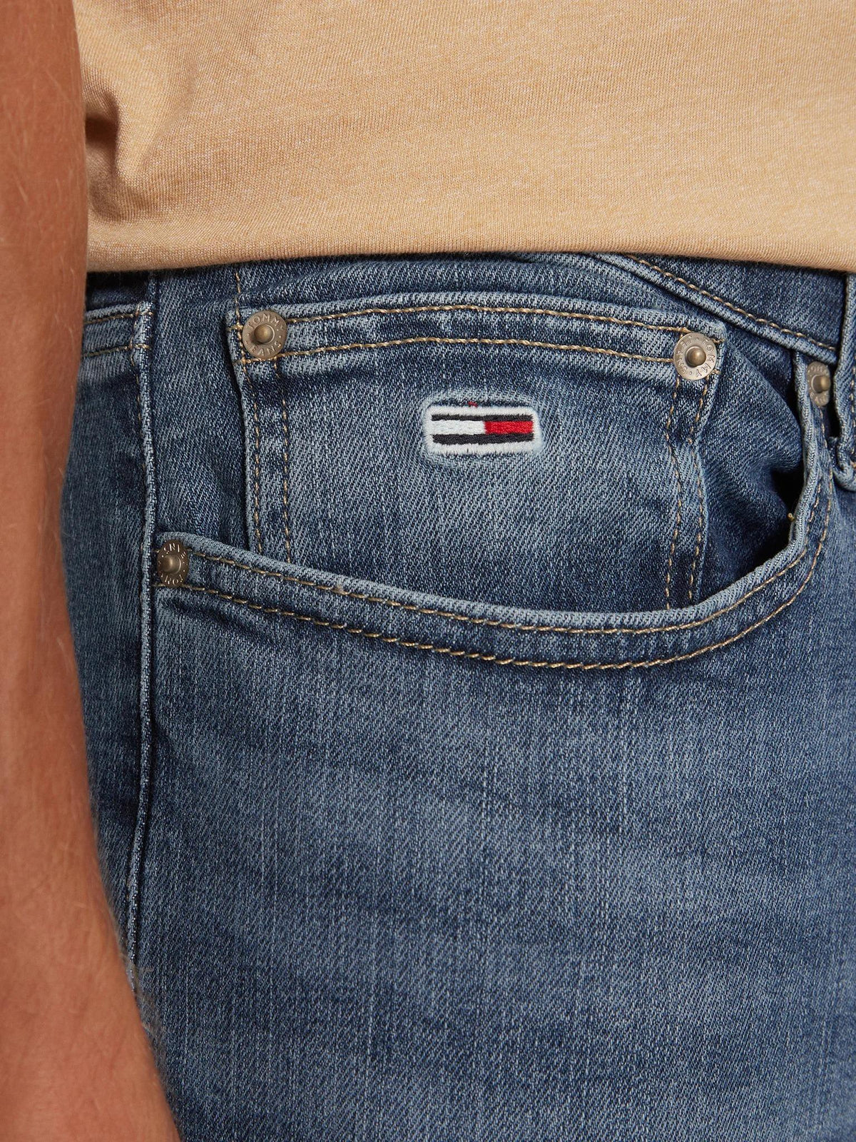 AUSTIN SLIM TPRD DH0235 DM0DM21053/1A5 TOMMY JEANS