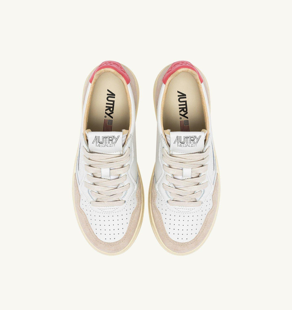 Autry Women's 01 Medalist Low Suede 