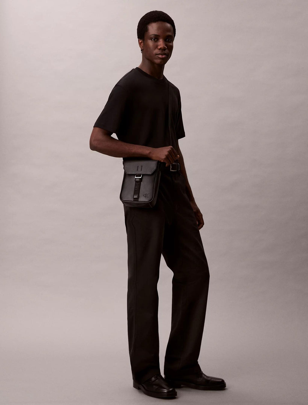 CARGO FLAP REPORTER LV04D3131G/UB1 CALVIN KLEIN