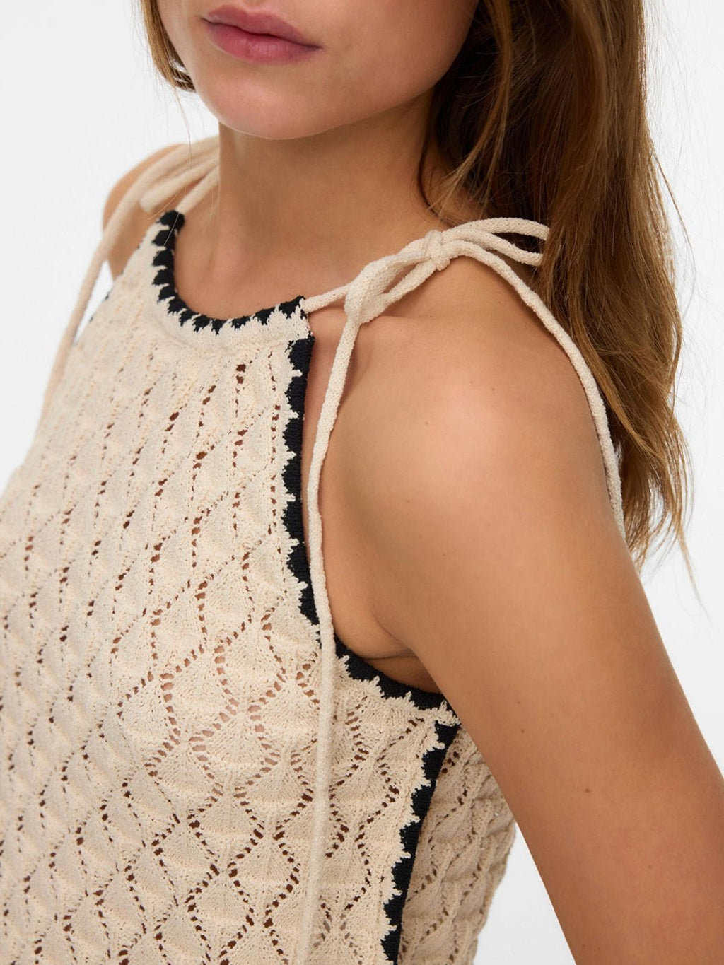 10346057/Birch BLACK CONTRAST VERO MODA