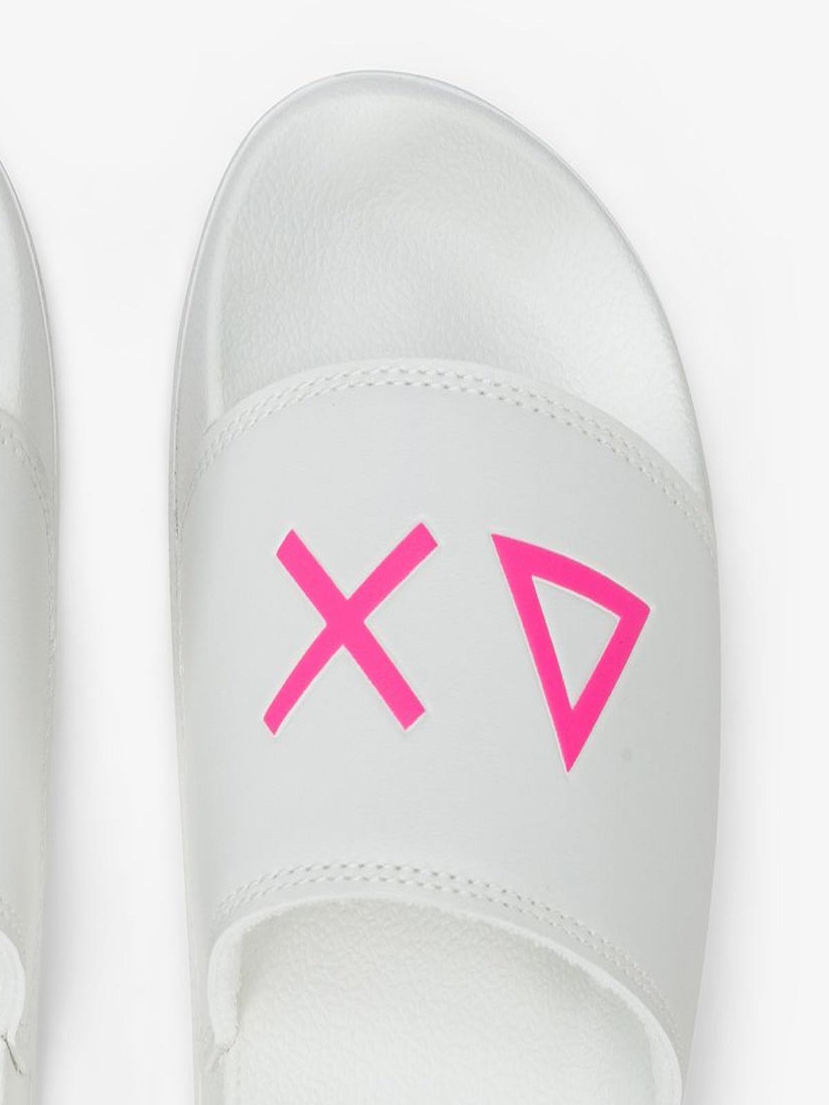 SLIPPERS LOGO 