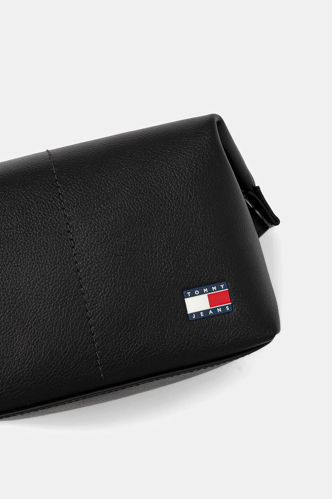 TJM HERITAGE LEATHER WASHBAG AM0AM13693/BDS TOMMY JEANS