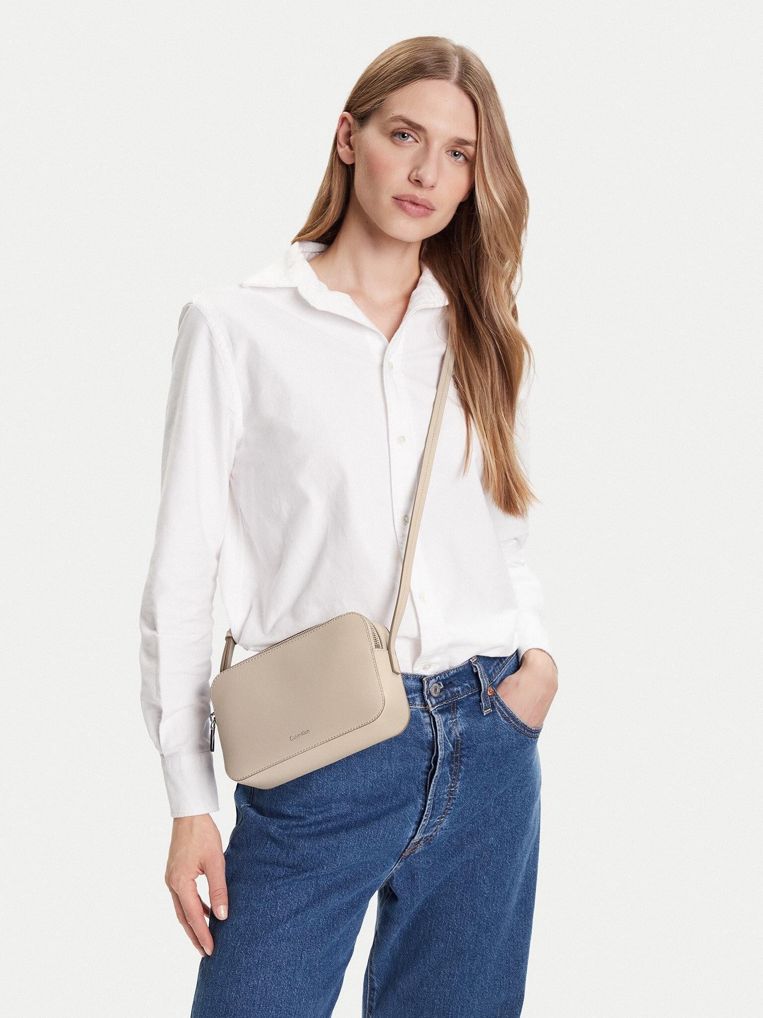 FOIL LOGO ELONGATED CAMERA BAG LV04F3276G/338 CALVIN KLEIN