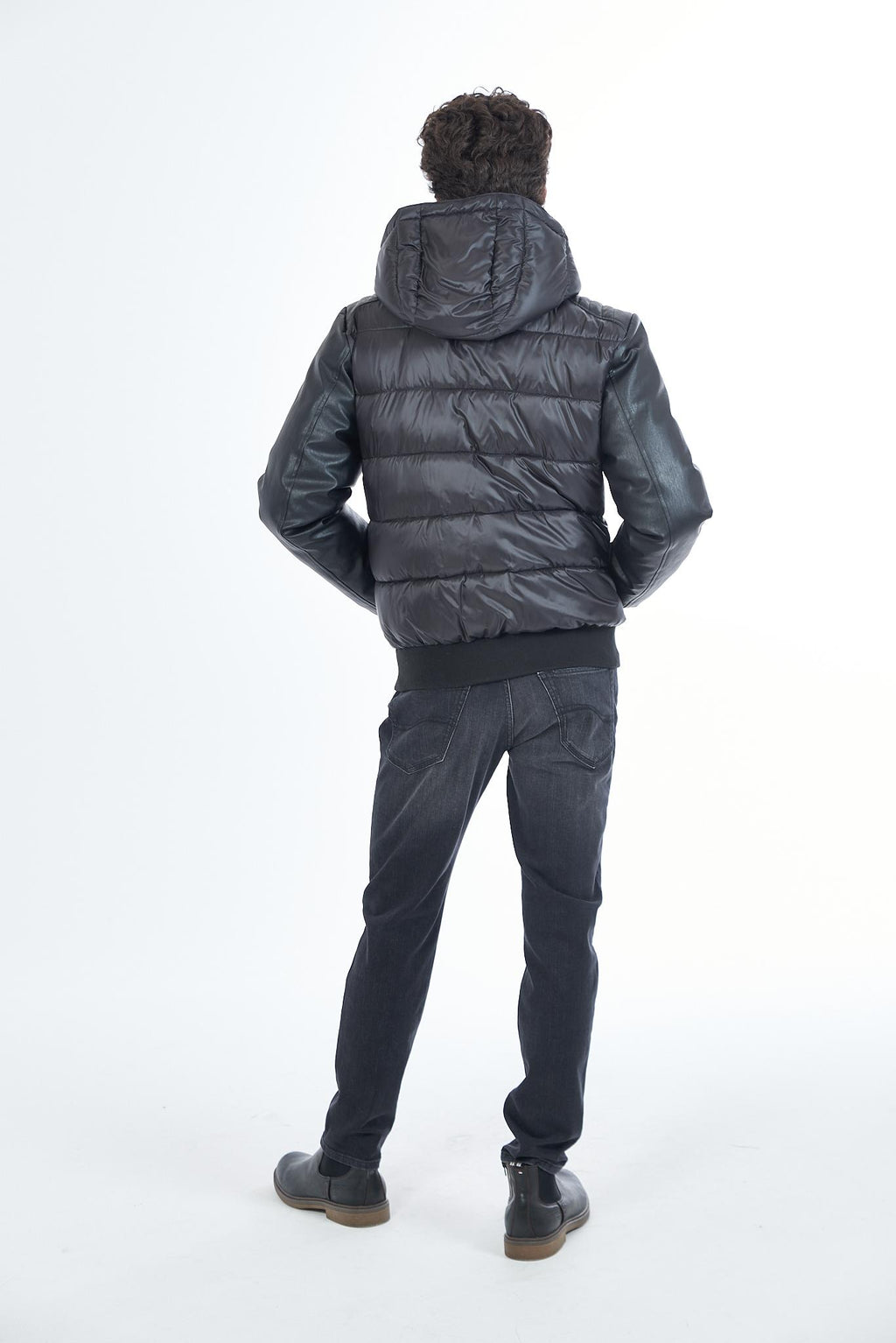 J813 KT00/0801 YES ZEE