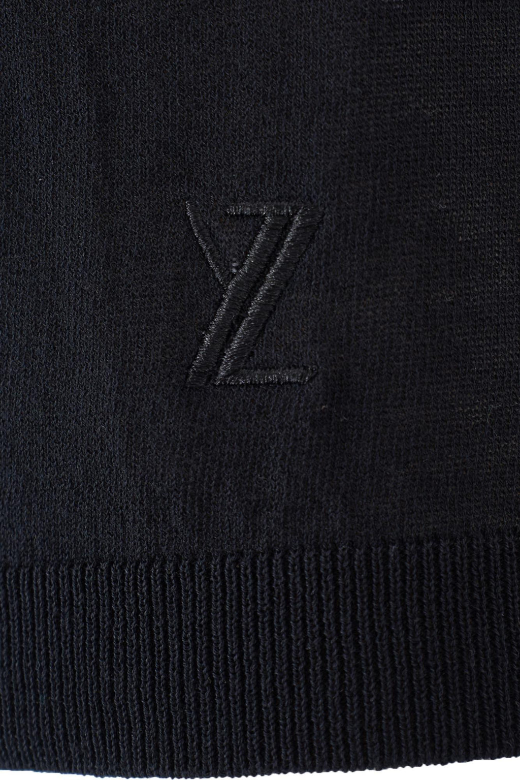 M715 DH00/0801 YES ZEE