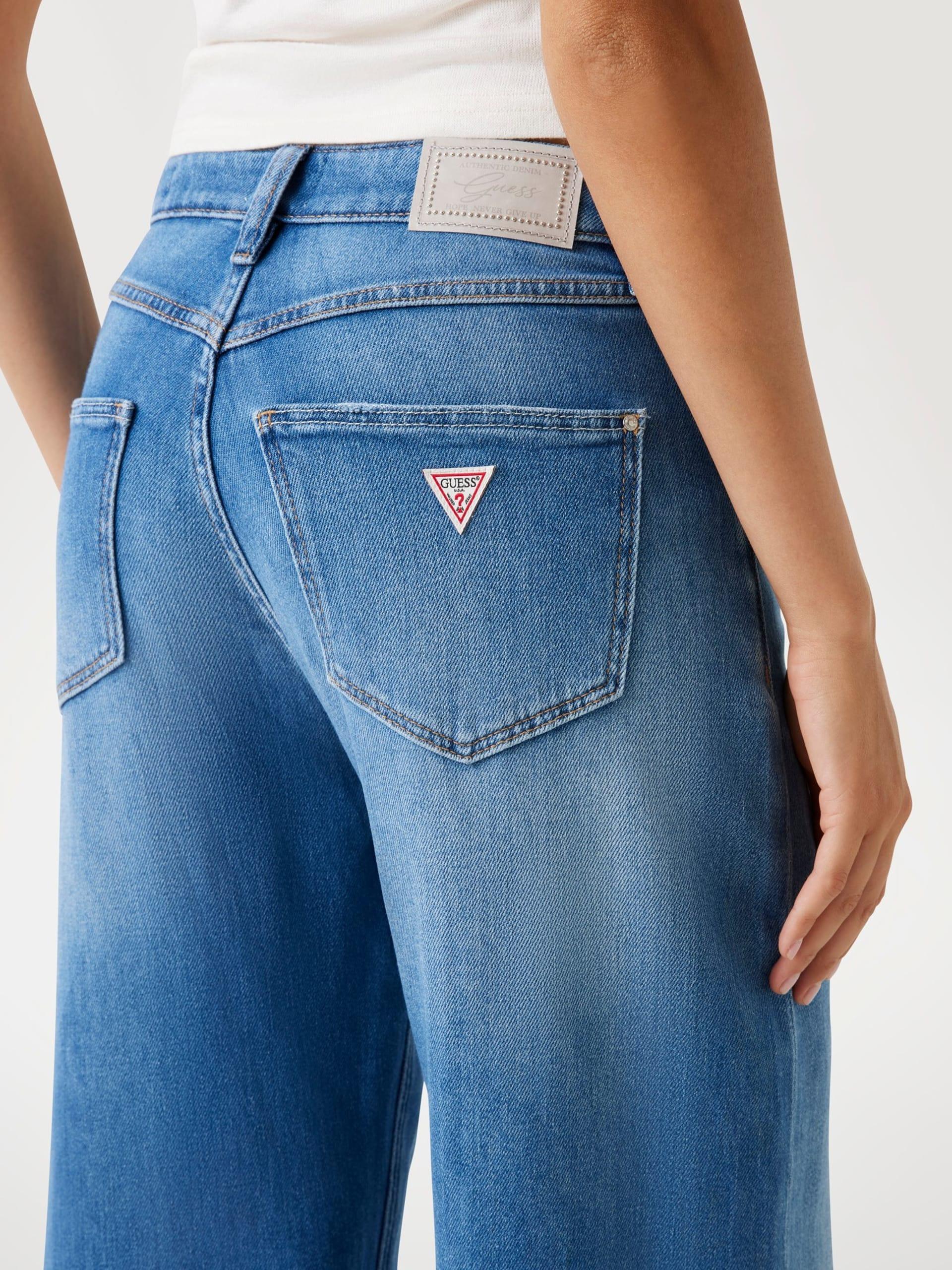 W5BA82D0614/WNWA GUESS