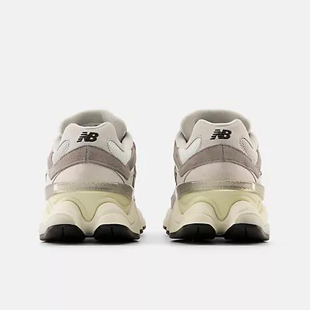 New Balance SNEAKERS 9060 IN PELLE E TESSUTO MULTICOLOR 