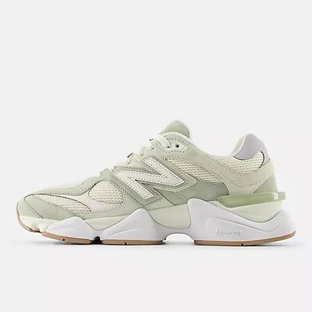 New Balance SNEAKERS 9060 IN PELLE E TESSUTO MULTICOLOR 