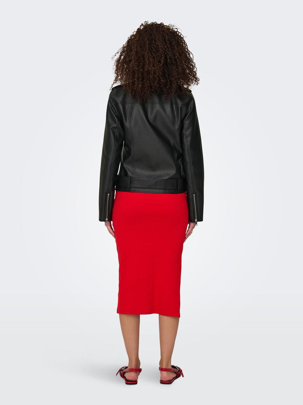 15357332/Black ONLY