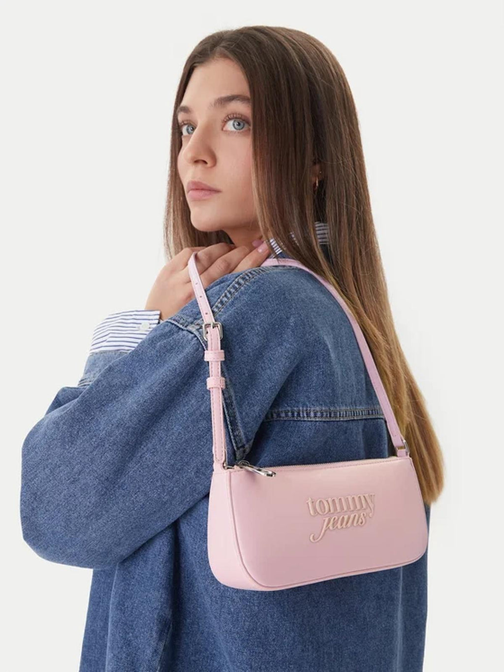AW0AW18449/TOP TOMMY JEANS