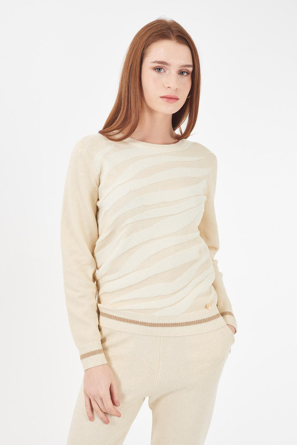 M011 BI00/0157 YES ZEE