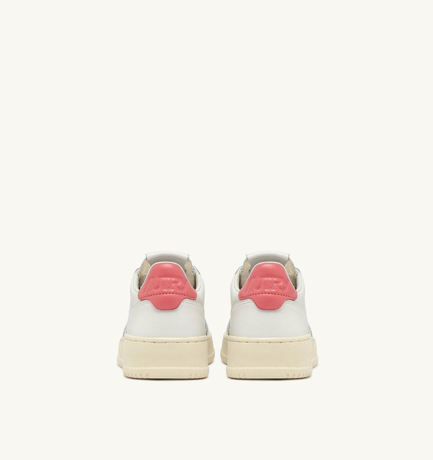 Autry Women's Medalist Low Leather 