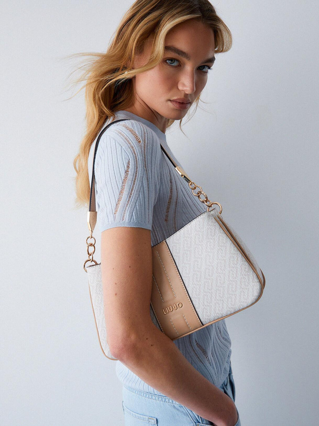 AA6107E1118/C3920 LIU JO