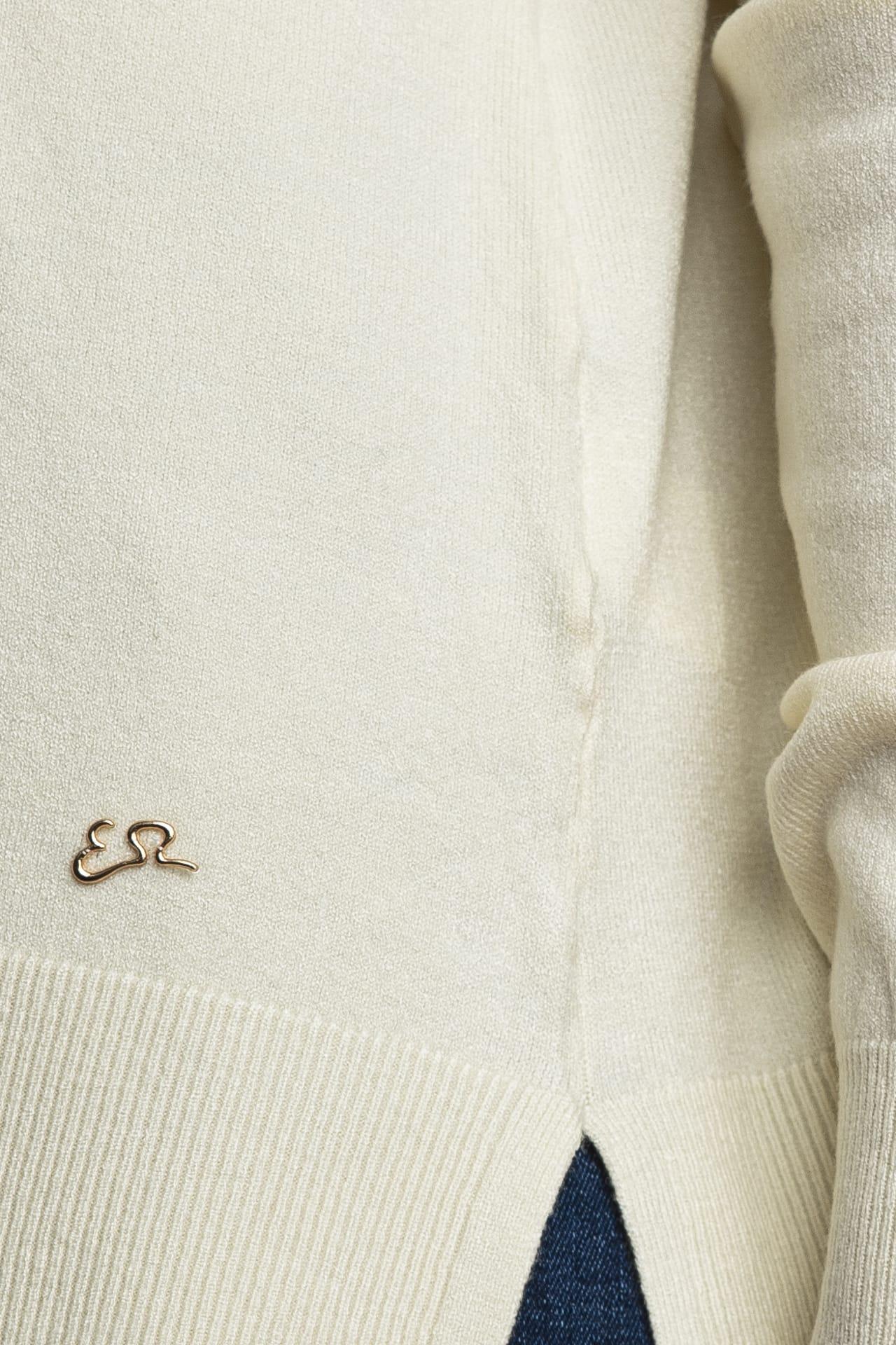 M052 RU00/0157 YES ZEE