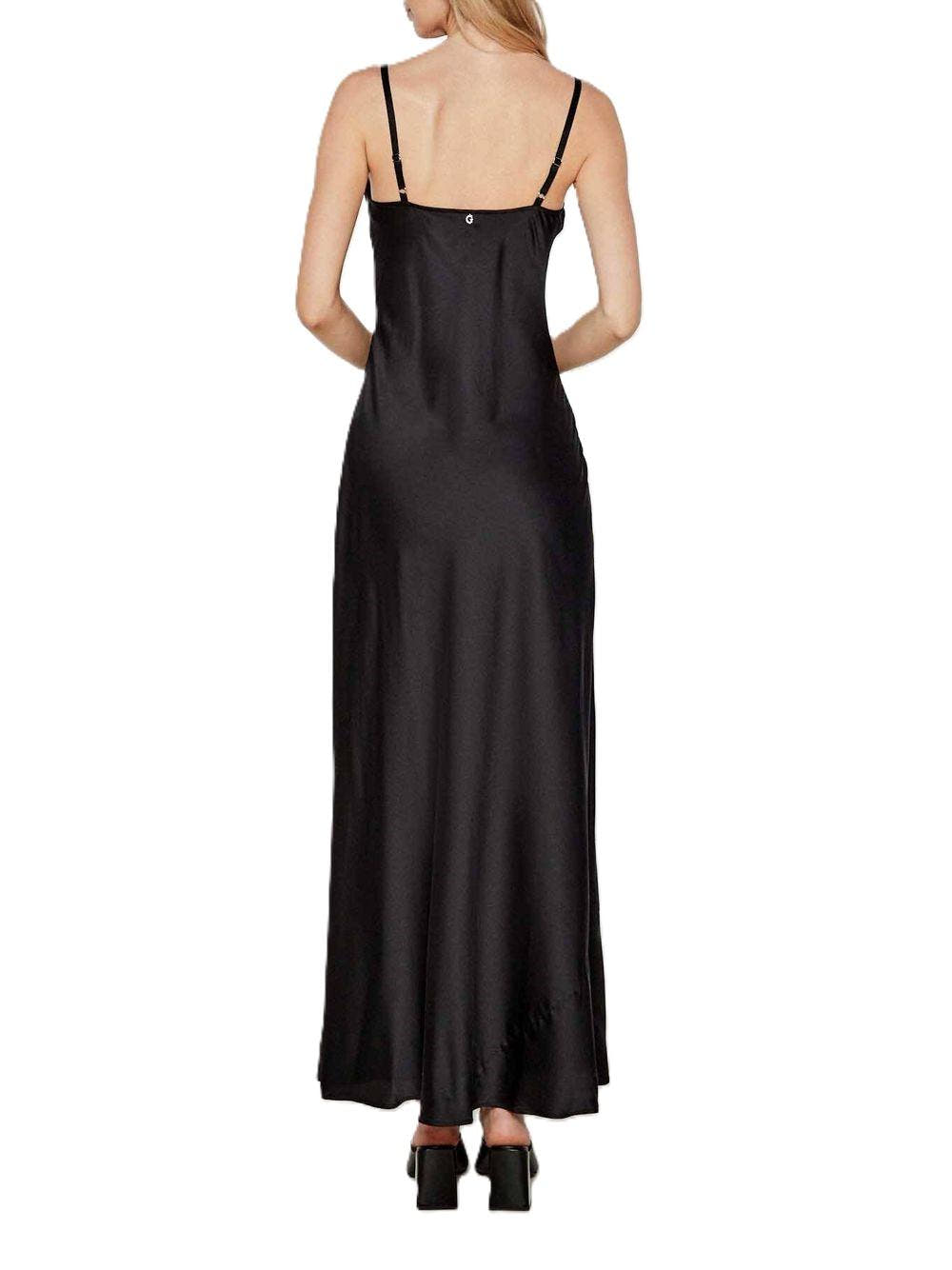 ADÈLE LACE NECKLINE 