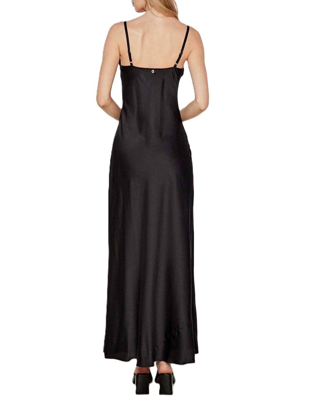 ADÈLE LACE NECKLINE 