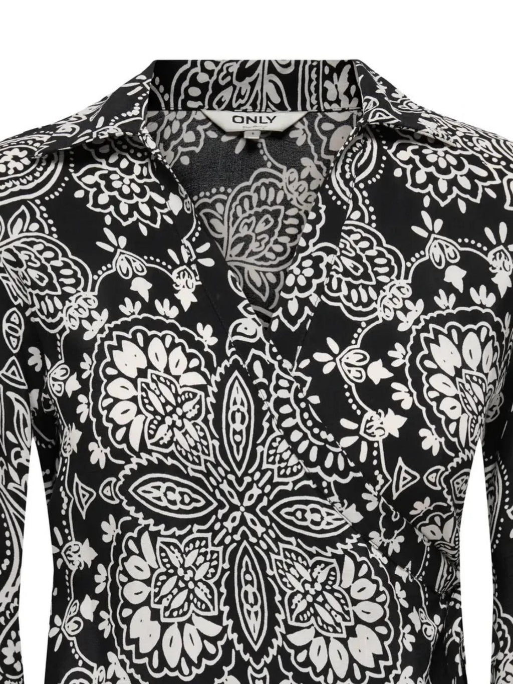 15371865/Black ETHNIC PAISLEY ONLY