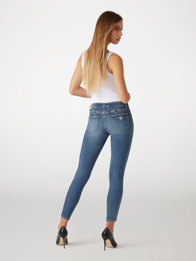 W2YAJ2D4Q02/CMD1 GUESS