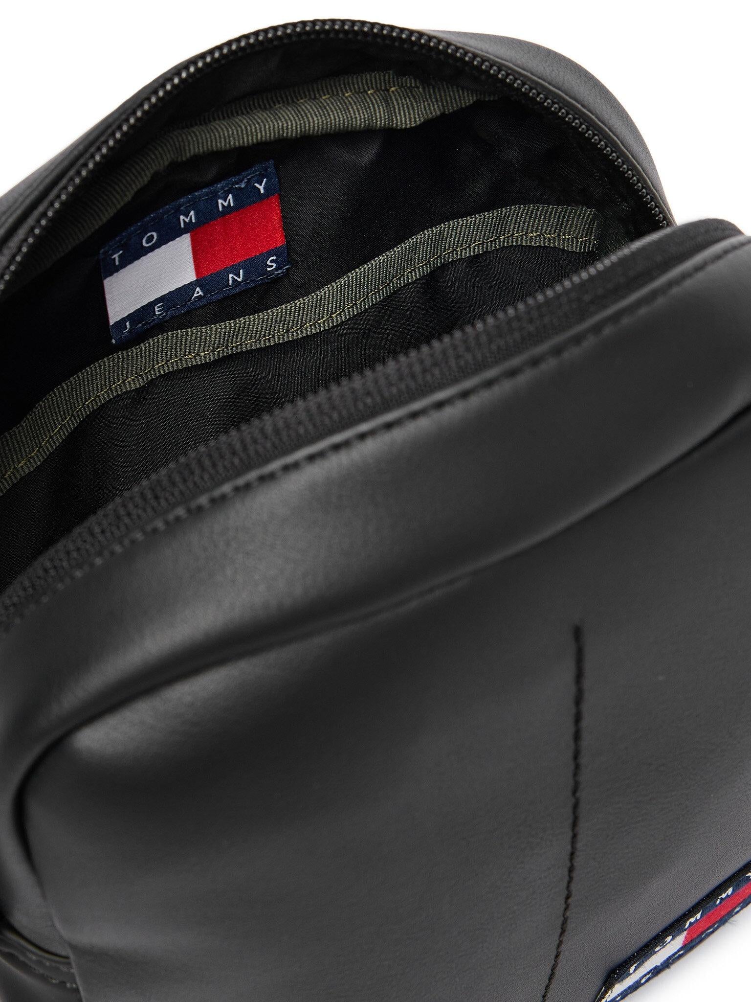 TJM ESS DAILY PU REPORTER AM0AM13712/BDS TOMMY JEANS