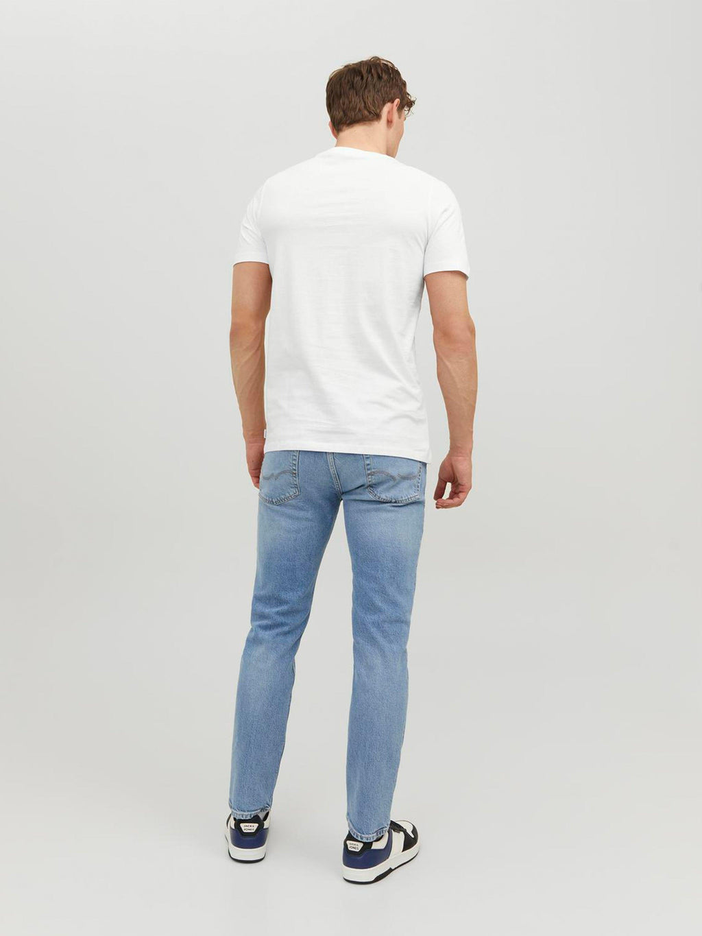 12156101/White JACK AND JONES