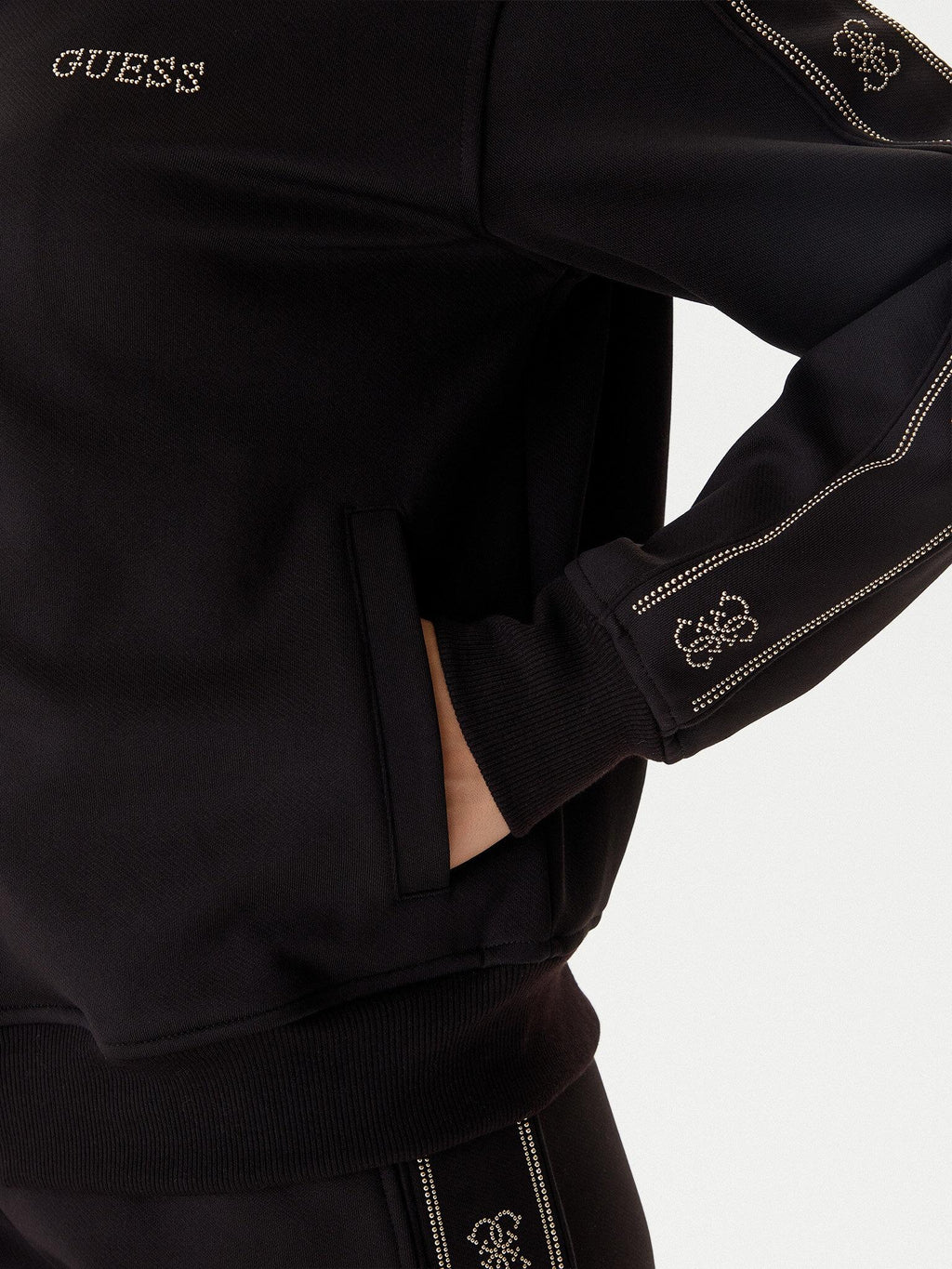 V5BQ15KCX22/JBLK GUESS