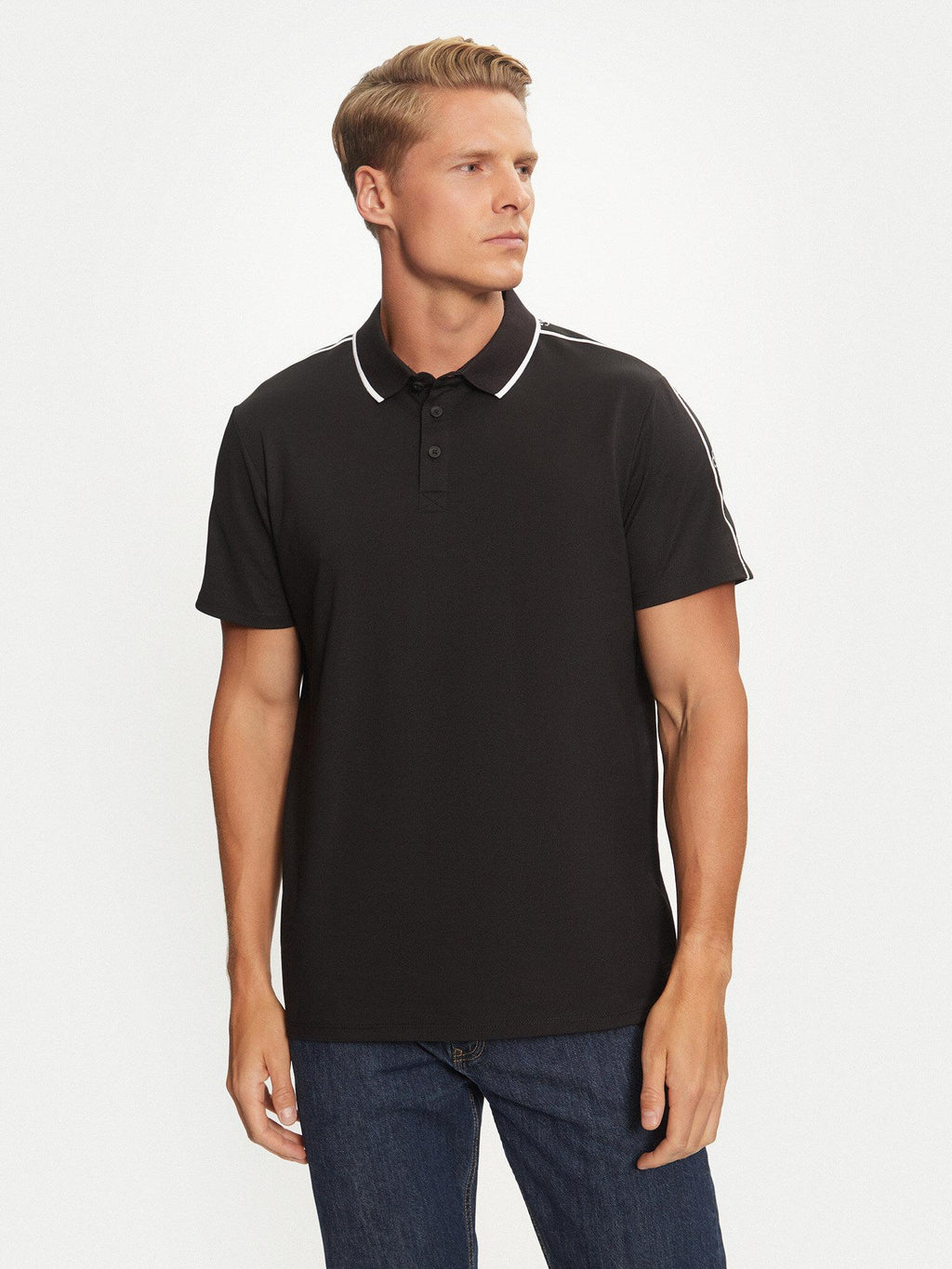 M4YP40KARS0/JBLK GUESS