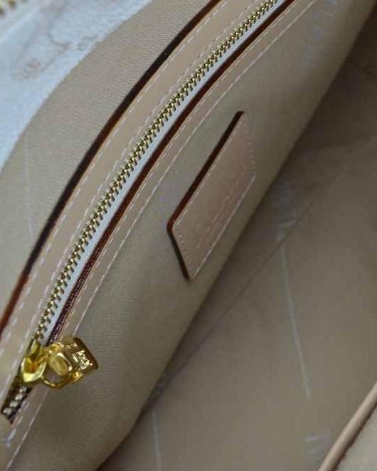 D006 6188/0900 Alviero Martini 1ª CLASSE