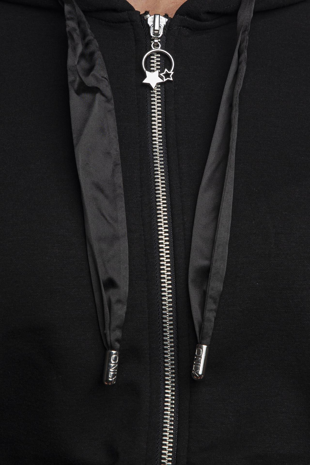 15303845/Black ONLY