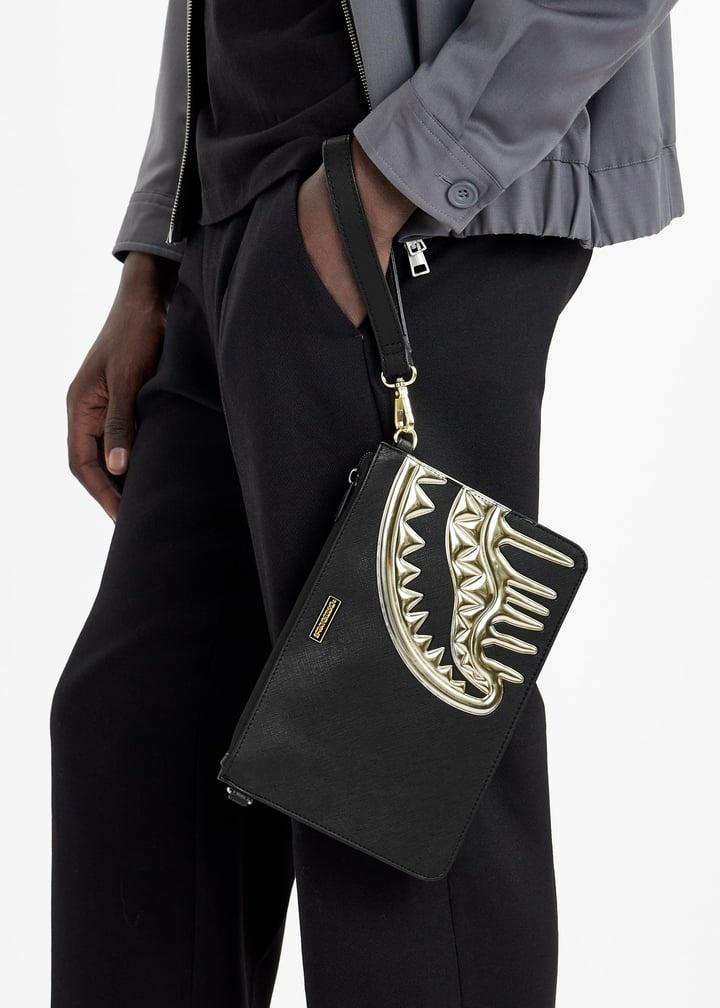 GOLD AND DANGEROUS CROSSOVER CLUTCH 910B8271NSZ/GOLD SPRAYGROUND