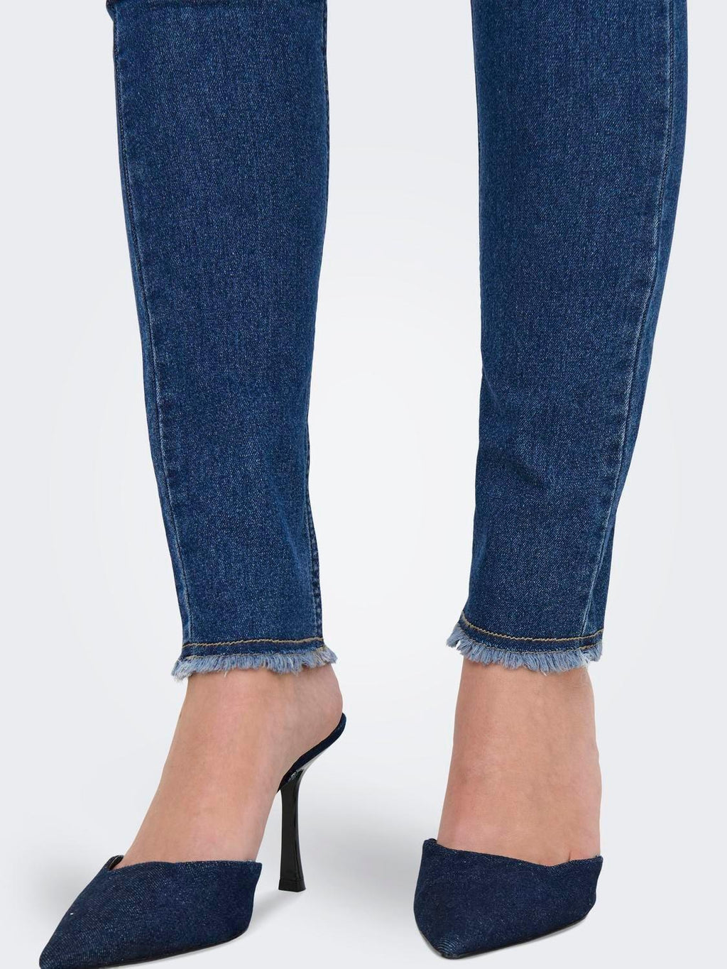 15336726/Dark Blue Denim ONLY