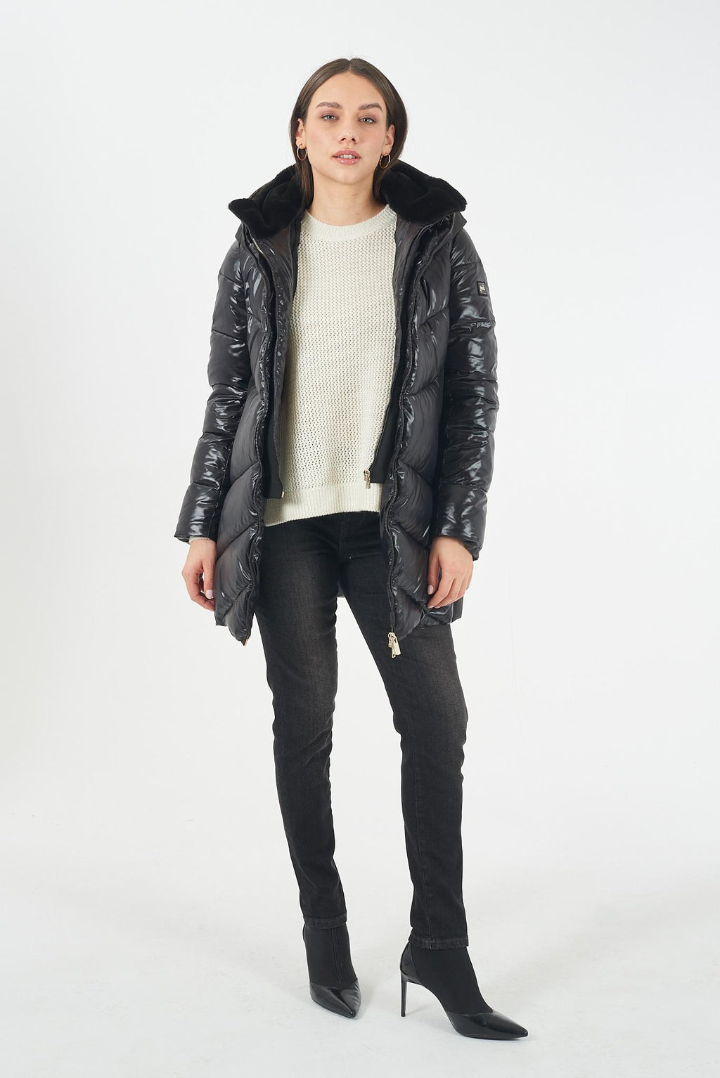 O006 Q300/0801 YES ZEE