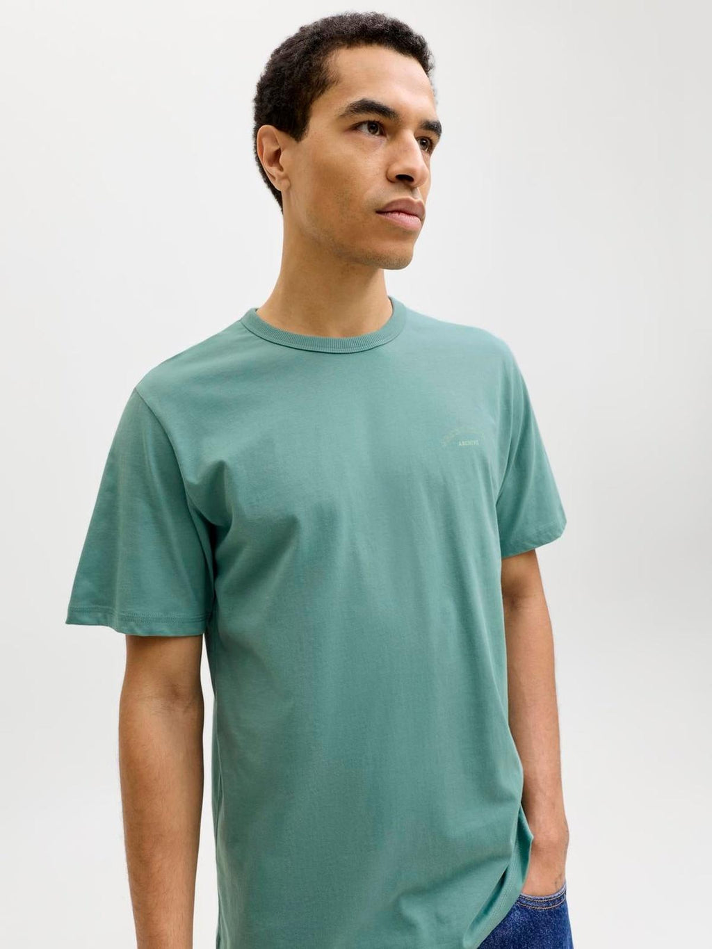 JJCOLLEGE LOGO TEE SS CREW NECK 